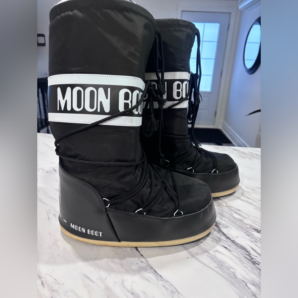 Moon boots size 11.5-13